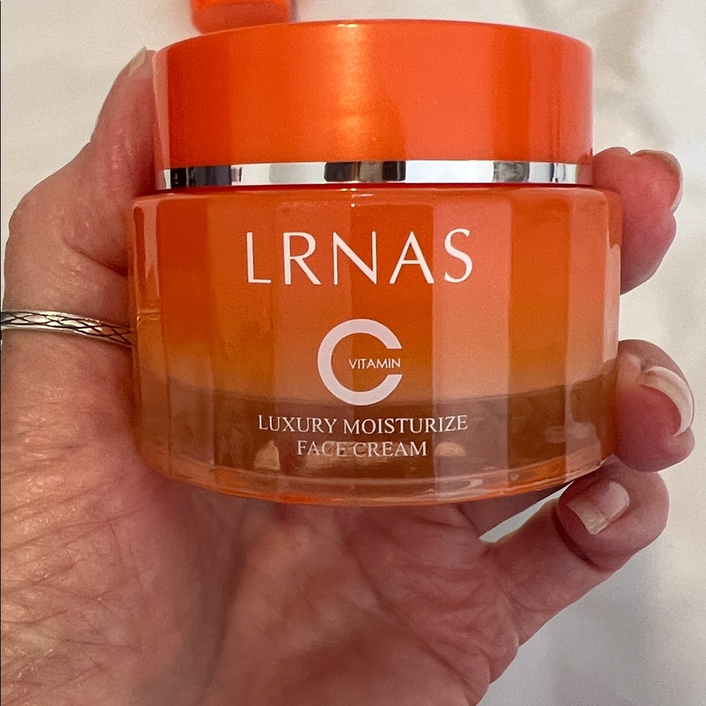 NWOT Lrnas organic Vitamin C Skincare Set with cleanser  toner serum moisturizer - Picture 12 of 14